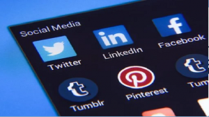 START A JOB WITH SOCIAL MEDIA - It's Social Media Era
